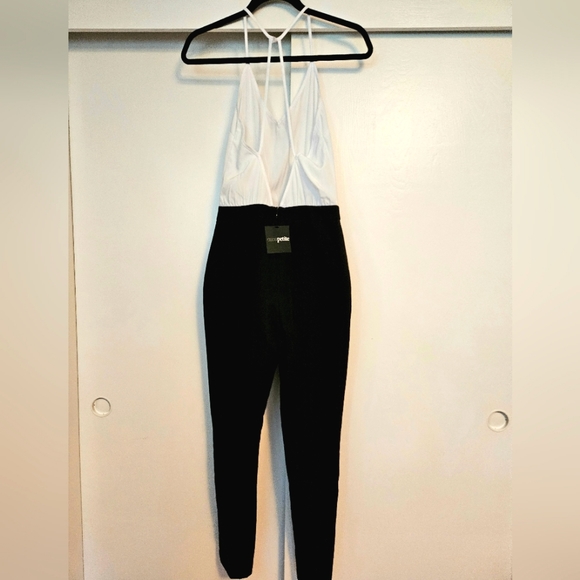 NEW ASOS Black & White Halter Backless Jumpsuit - Picture 3 of 12